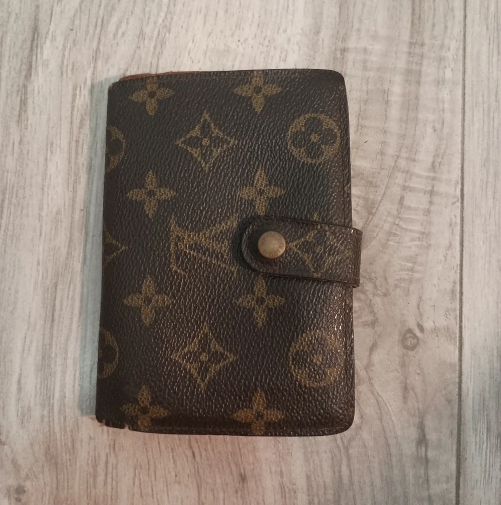 Louis Vuitton Monogram French Kisslock Wallet